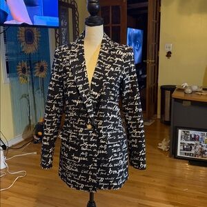 Great Sale!
Karl Lagerfeld Script Design Black and White Fabric